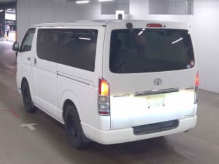 2005 TOYOTA Regiusace Van