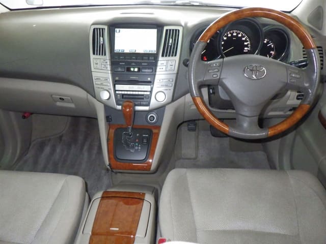 TOYOTA Harrier thumbnail 4