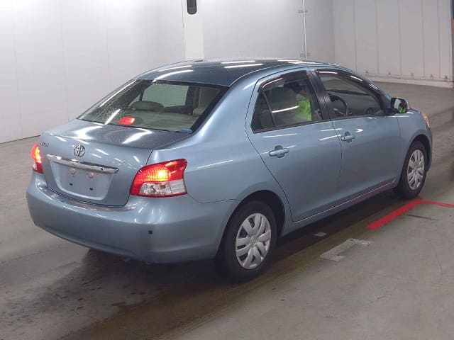 TOYOTA Belta thumbnail 2
