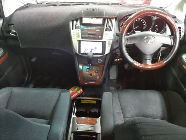 TOYOTA Harrier thumbnail 3