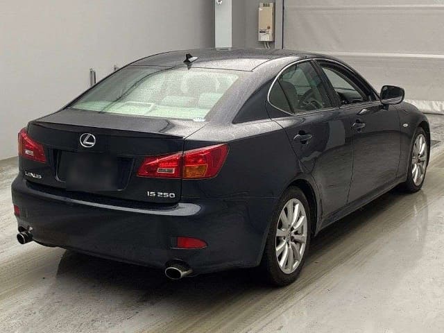 LEXUS IS thumbnail 2