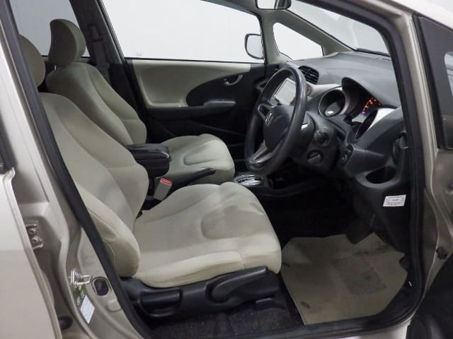 HONDA Fit thumbnail 4