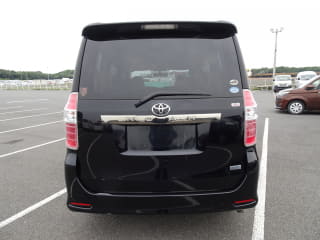 2010 TOYOTA Noah