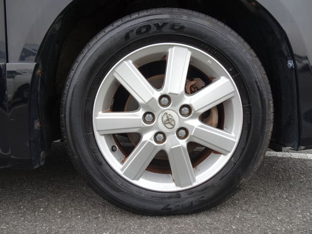 TOYOTA Noah thumbnail 12