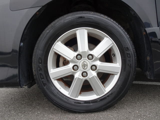 TOYOTA Noah thumbnail 9