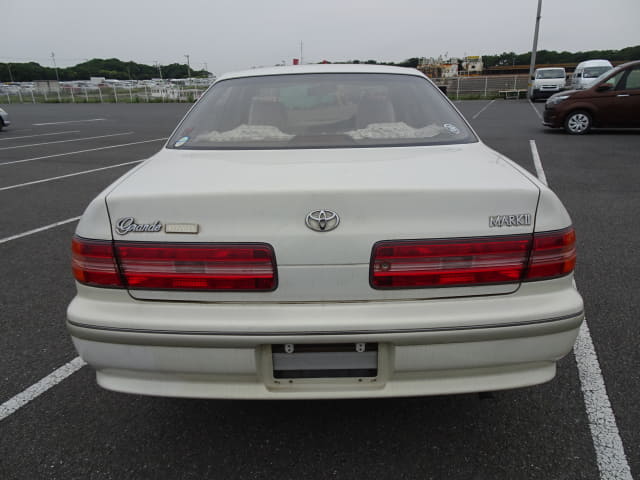TOYOTA Mark II thumbnail 4
