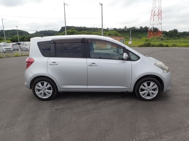 TOYOTA Ractis thumbnail 6