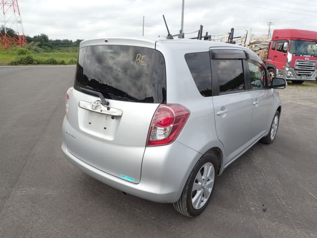 TOYOTA Ractis thumbnail 5