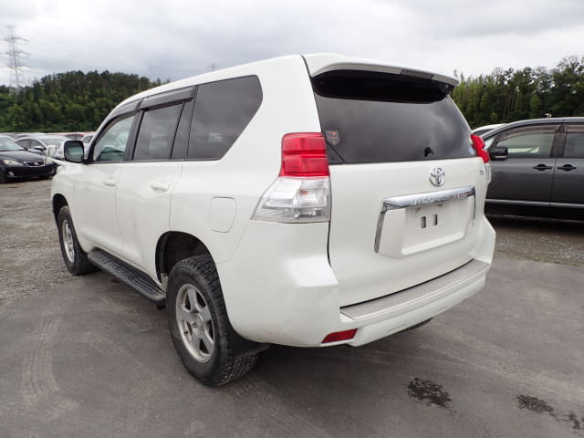 TOYOTA Land Cruiser Prado thumbnail 3