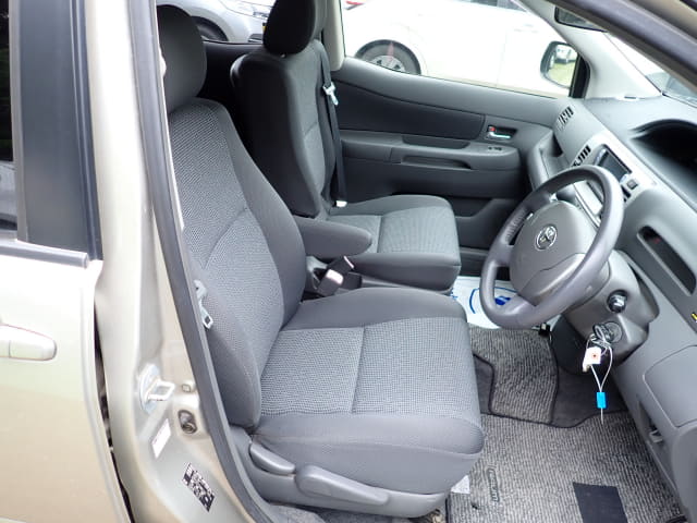 TOYOTA Raum thumbnail 25
