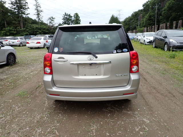 TOYOTA Raum thumbnail 4