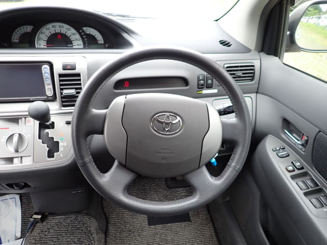TOYOTA Raum thumbnail 30