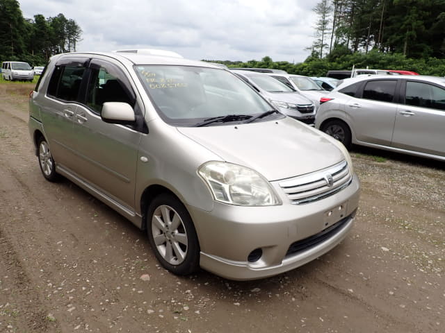 TOYOTA Raum thumbnail 7