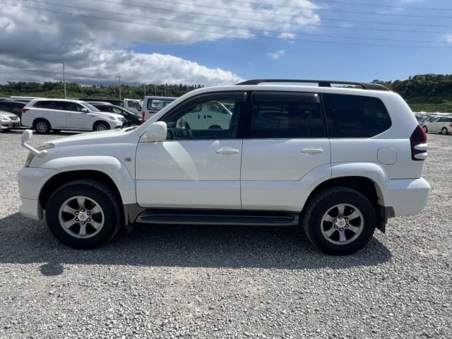 TOYOTA Land Cruiser Prado thumbnail 2
