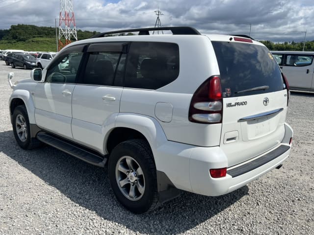 TOYOTA Land Cruiser Prado thumbnail 3