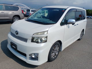 2011 TOYOTA Voxy