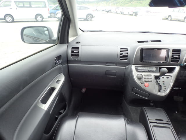 TOYOTA Wish thumbnail 34