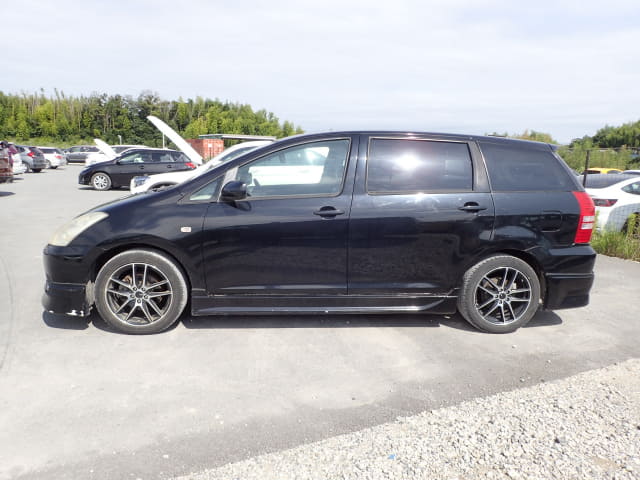 TOYOTA Wish thumbnail 2