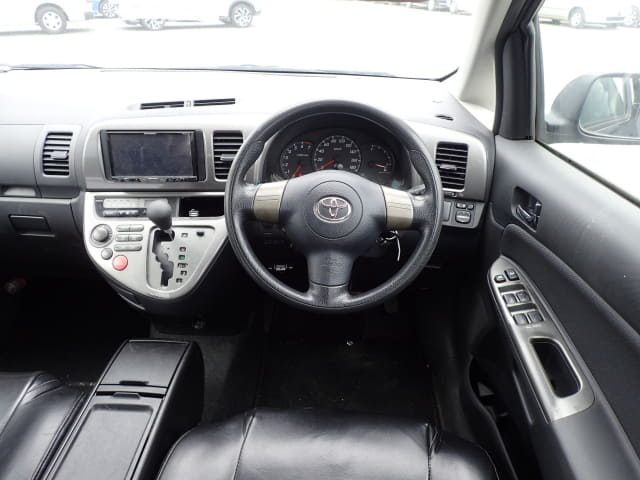 TOYOTA Wish thumbnail 33
