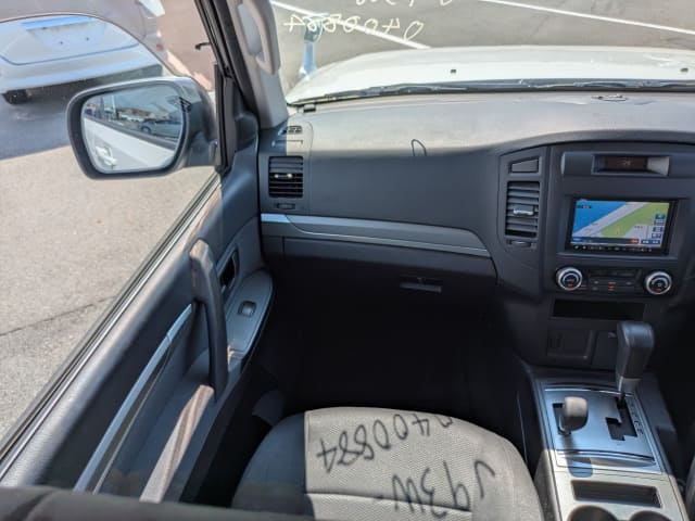 MITSUBISHI Pajero thumbnail 34