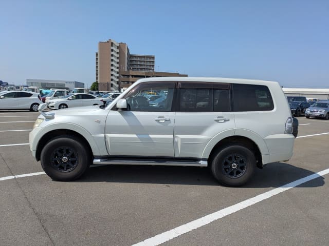 MITSUBISHI Pajero thumbnail 2