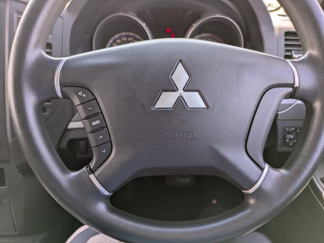 MITSUBISHI Pajero thumbnail 42