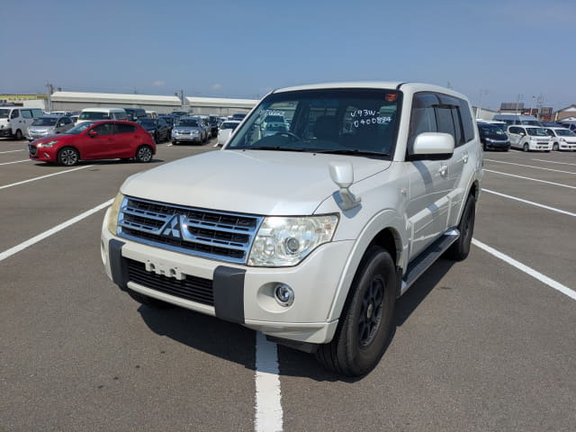 MITSUBISHI Pajero
