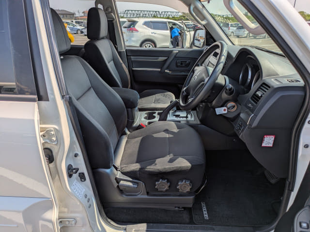 MITSUBISHI Pajero thumbnail 25