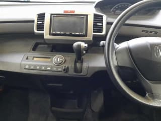 2010 HONDA Freed Spike
