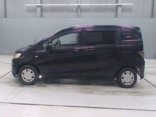 2010 HONDA Freed Spike