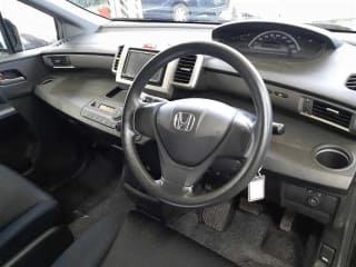 2010 HONDA Freed Spike