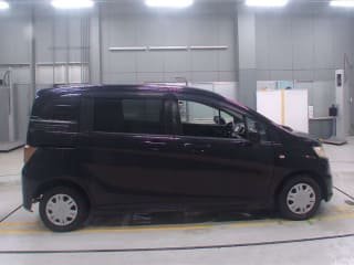 2010 HONDA Freed Spike