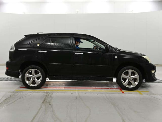 TOYOTA Harrier thumbnail 4