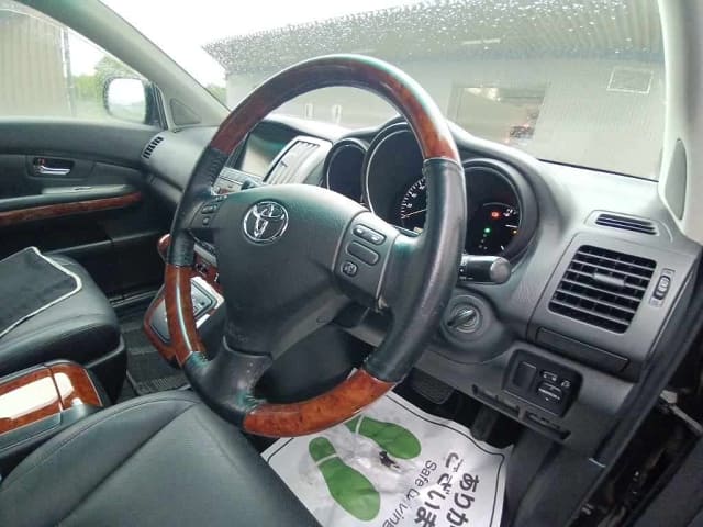 TOYOTA Harrier thumbnail 3
