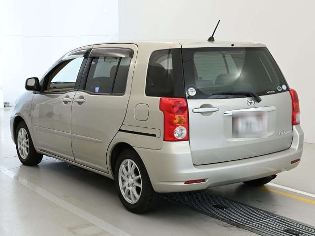 TOYOTA Raum thumbnail 7