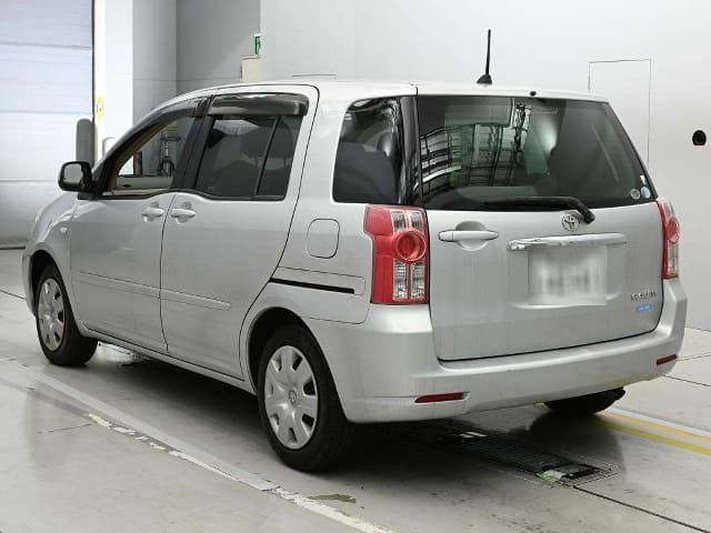 TOYOTA Raum thumbnail 7