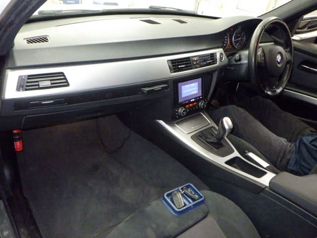 BMW 3 Series thumbnail 4