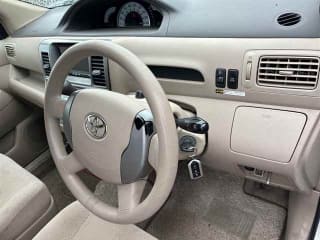 2004 TOYOTA Raum