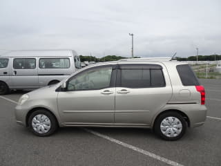 2004 TOYOTA Raum