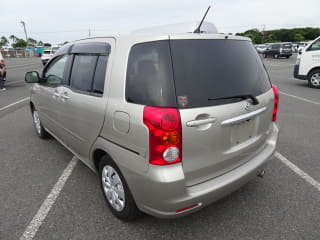 2004 TOYOTA Raum