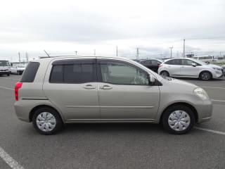 2004 TOYOTA Raum