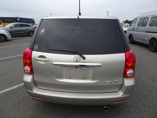 2004 TOYOTA Raum