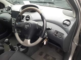 2001 TOYOTA Vitz