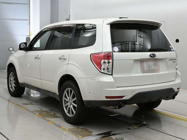 SUBARU Forester thumbnail 8