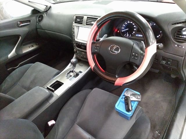 LEXUS IS thumbnail 3
