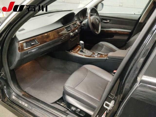 BMW 3 Series thumbnail 4