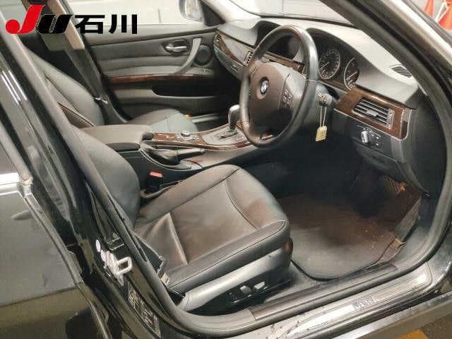 BMW 3 Series thumbnail 3