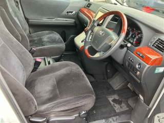 2009 TOYOTA Vellfire