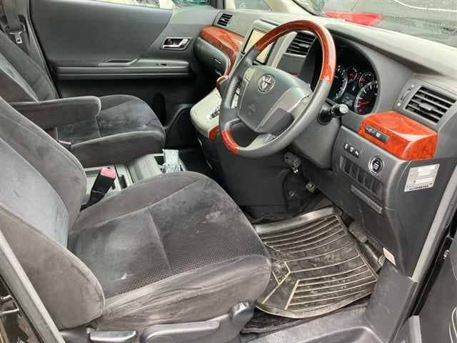 TOYOTA Vellfire thumbnail 4