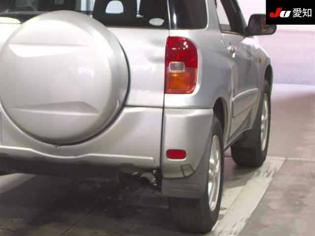 TOYOTA RAV4 thumbnail 8